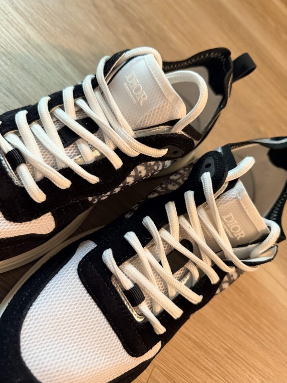 Dior B25 Runner Sneakers SIZE 40 - Black - Picture 3 of 5